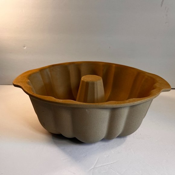 The Pampered Chef Kitchen The Pampered Chef 44 Stoneware Fluted Pan